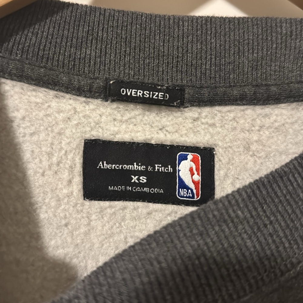 Abercrombie & Fitch Oversized LA Lakers Gray Crewneck Sweatshirt Size XS - Picture 4 of 6